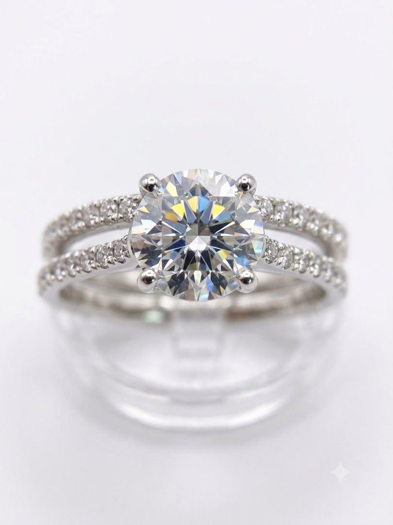 925 Round-Cut Clear Quartz Wedding Band